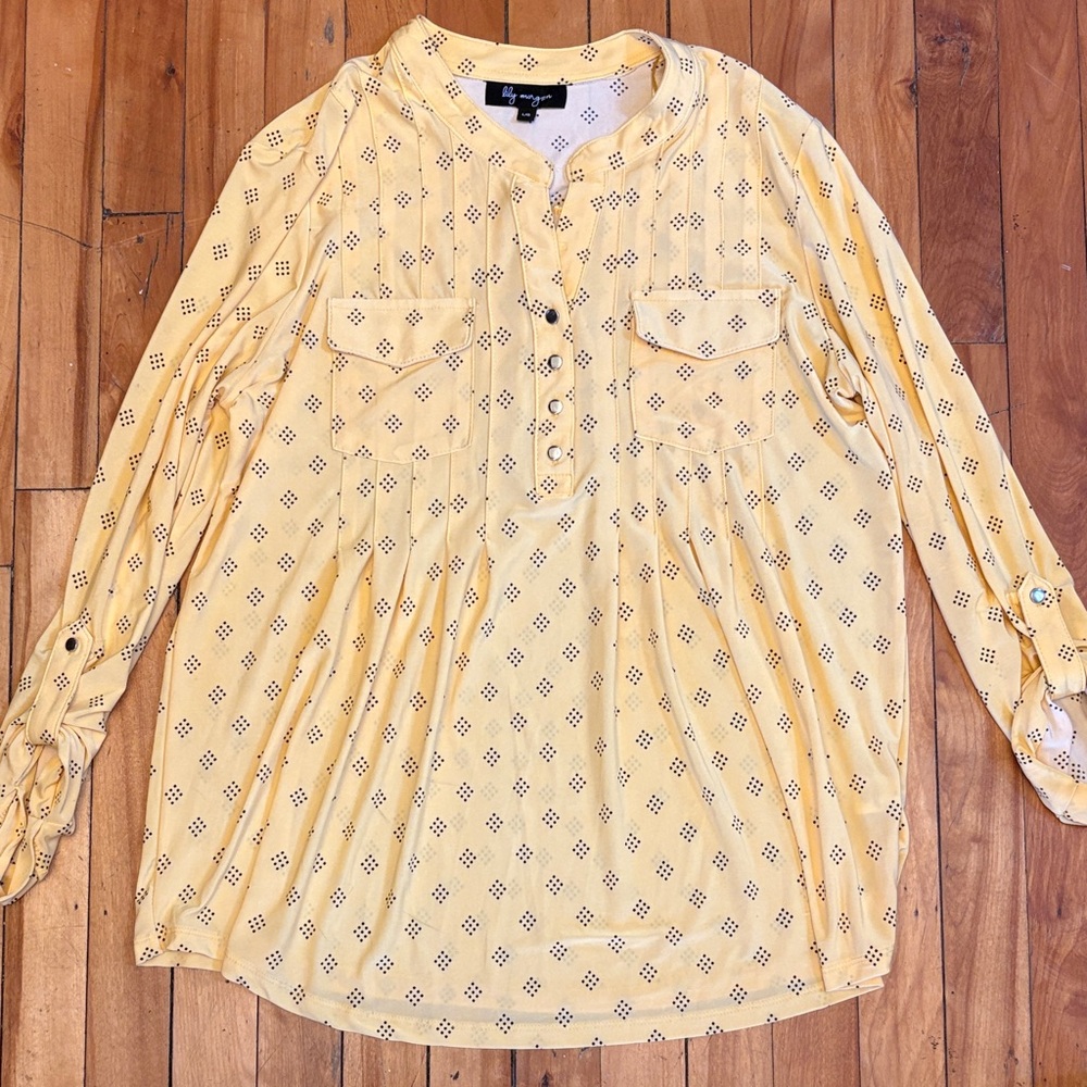 📣ANY 3 @ $33 - $6.99 ship📣 Yellow Black Diamond Print Button-Front Tunic